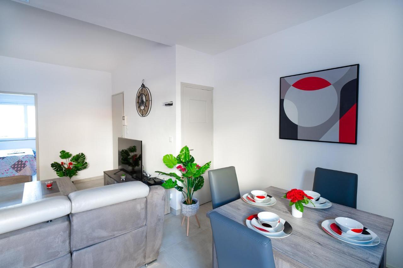 Superbe Appartement A 2 Pas Des Halles, Climatise, Terrasse, Garage Narbonne Exterior foto