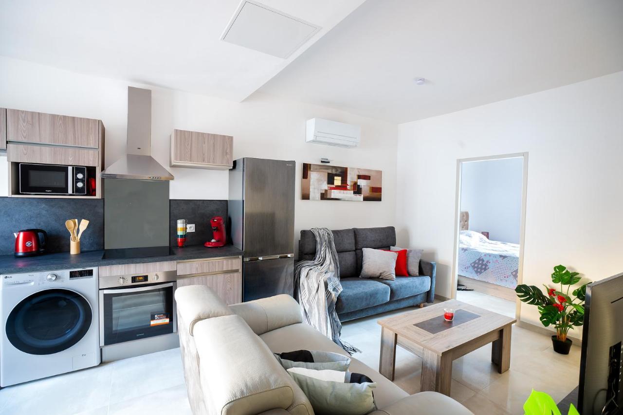 Superbe Appartement A 2 Pas Des Halles, Climatise, Terrasse, Garage Narbonne Exterior foto