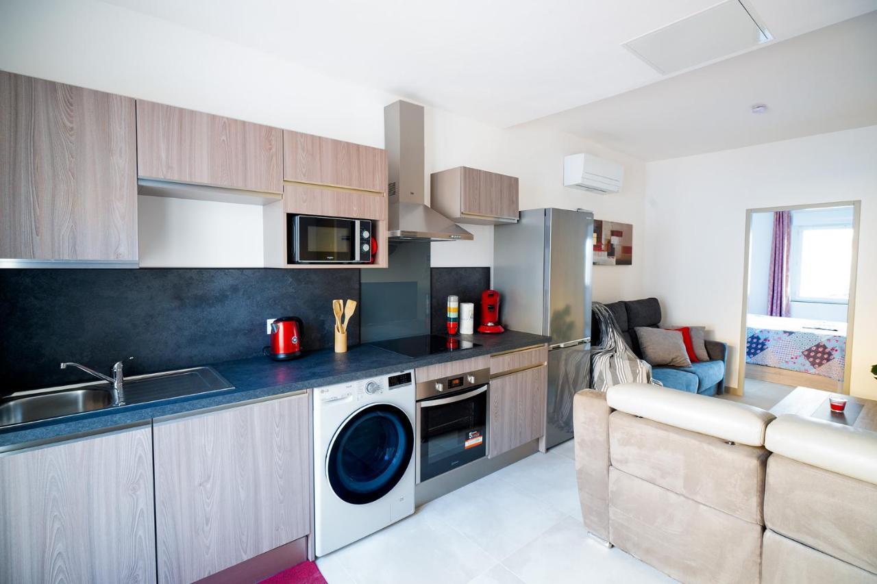 Superbe Appartement A 2 Pas Des Halles, Climatise, Terrasse, Garage Narbonne Exterior foto