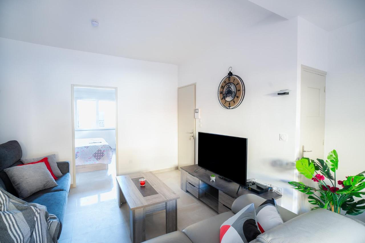 Superbe Appartement A 2 Pas Des Halles, Climatise, Terrasse, Garage Narbonne Exterior foto