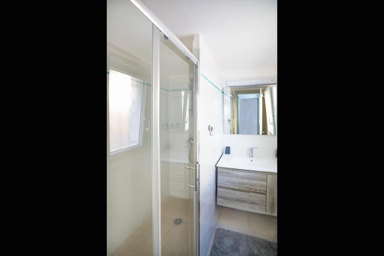 Superbe Appartement A 2 Pas Des Halles, Climatise, Terrasse, Garage Narbonne Exterior foto
